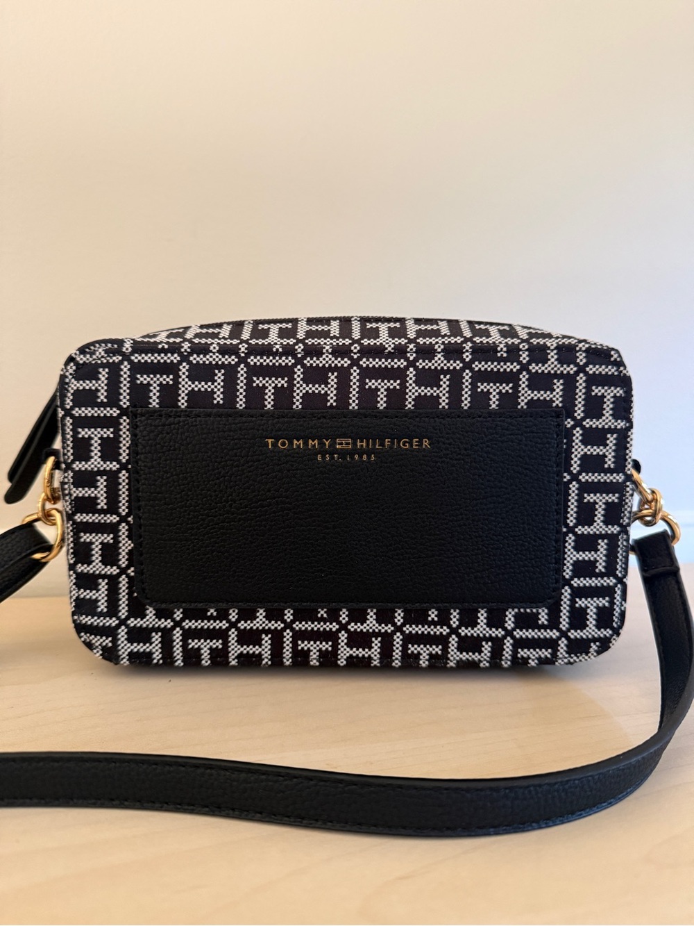 Tommy Hilfiger Black and White Monogram Crossbody with Gold Hardware NWOT